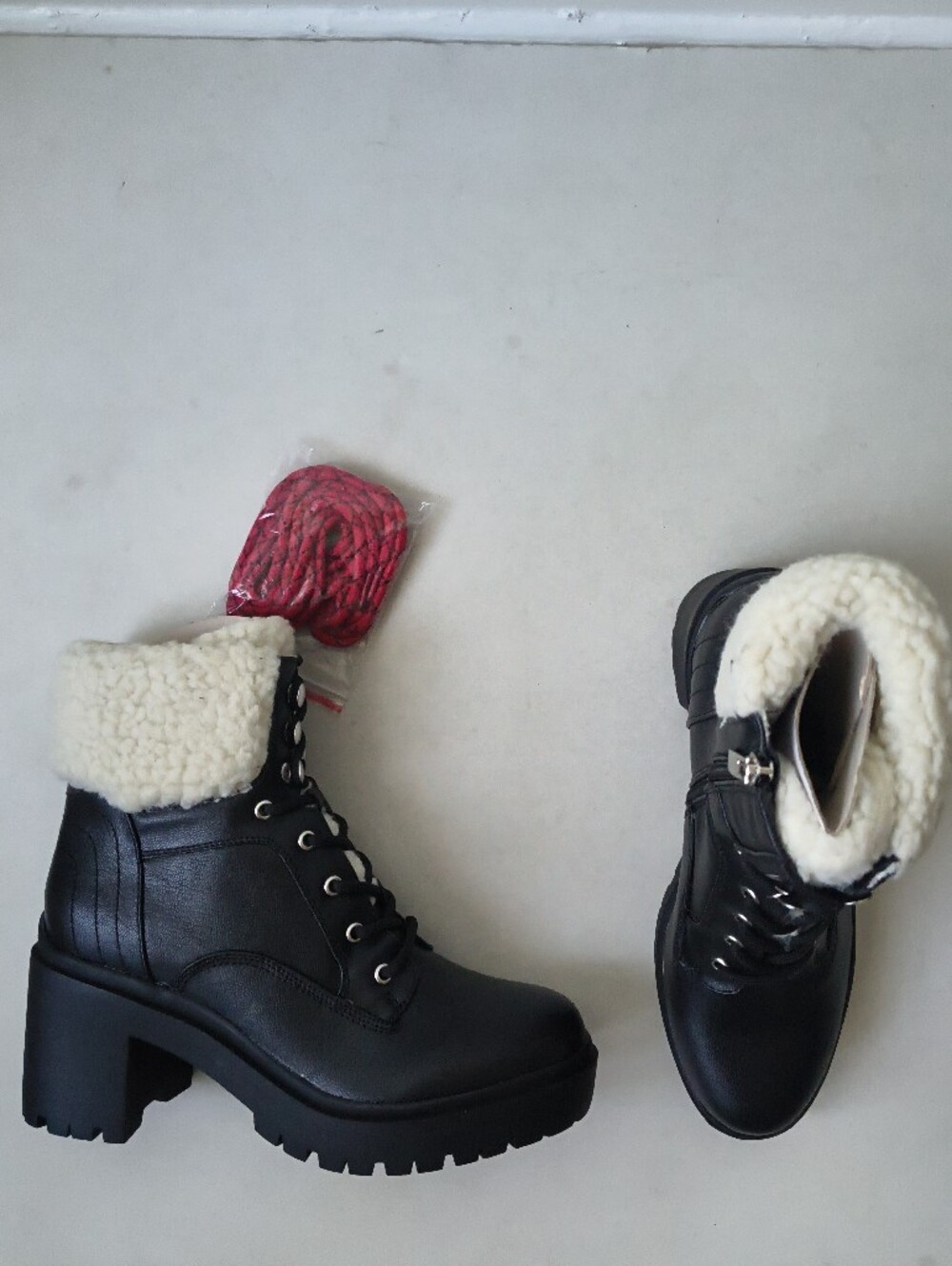 Nine West Quinine Black Sherpa Combat Boots Block Heel Women's Size 8M NWT